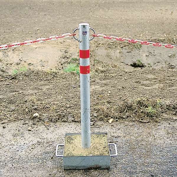 Street Furniture | Bollards and Traffic Guides | Mobile Chain Post | image #3 |  