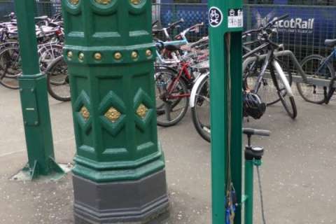 Falco Steams Ahead at Edinburgh Waverley Railway Station!