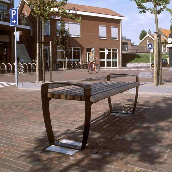 FalcoRelax Bench