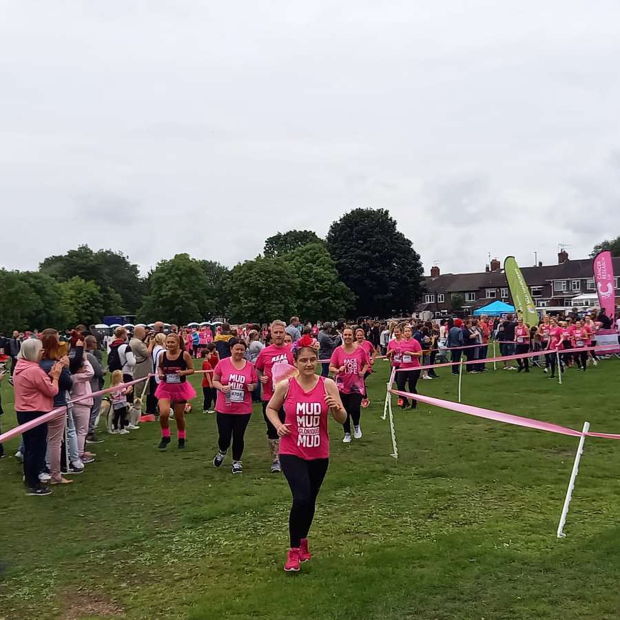 Netty Barlow Cancer Research UK Mud Run