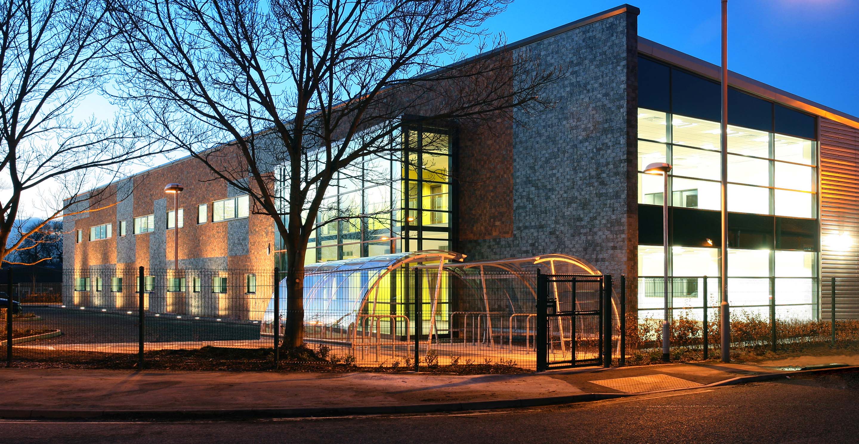 FalcoLite Cycle Shelter