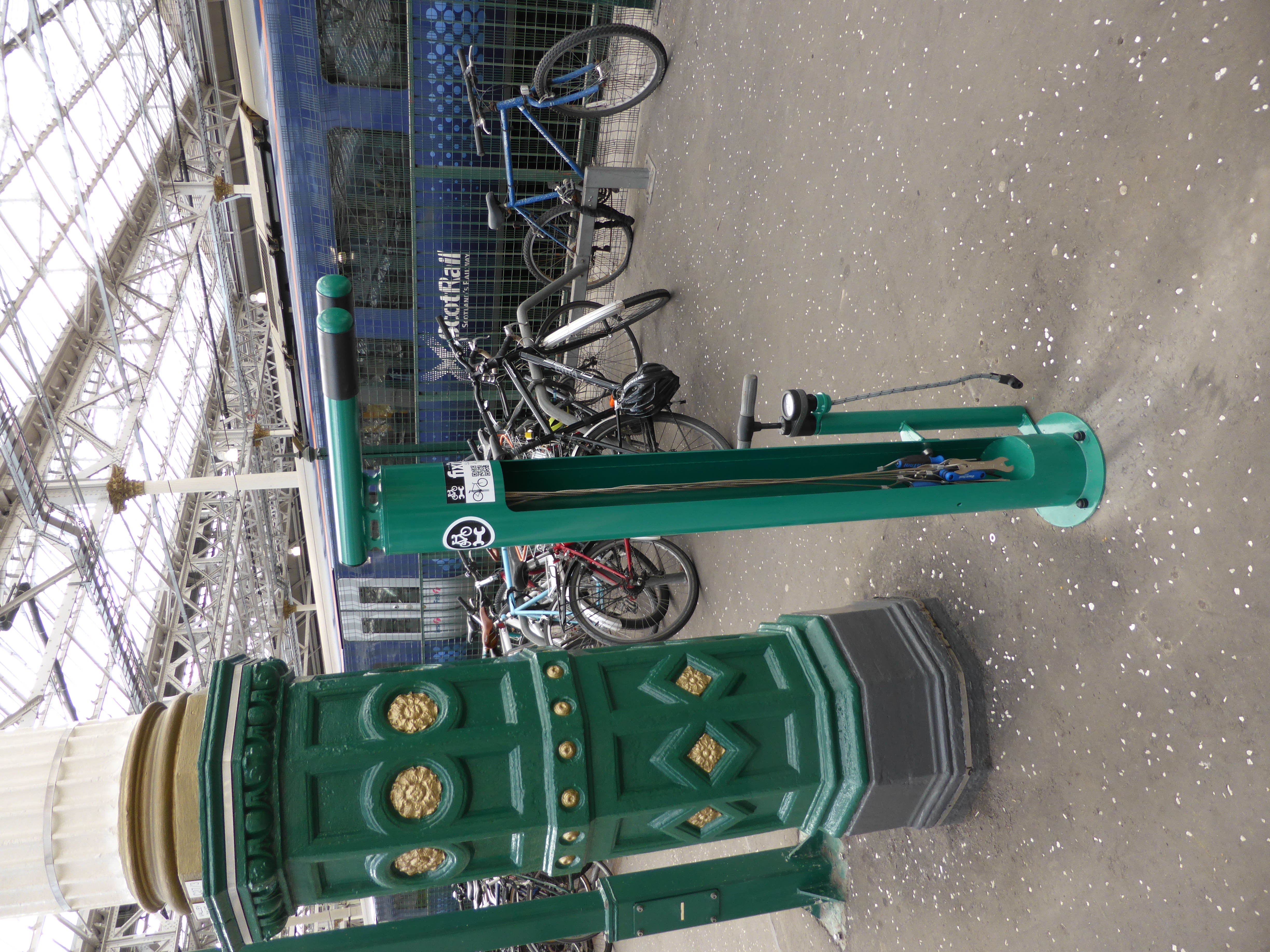 Falco Steams Ahead at Edinburgh Waverley Railway Station!