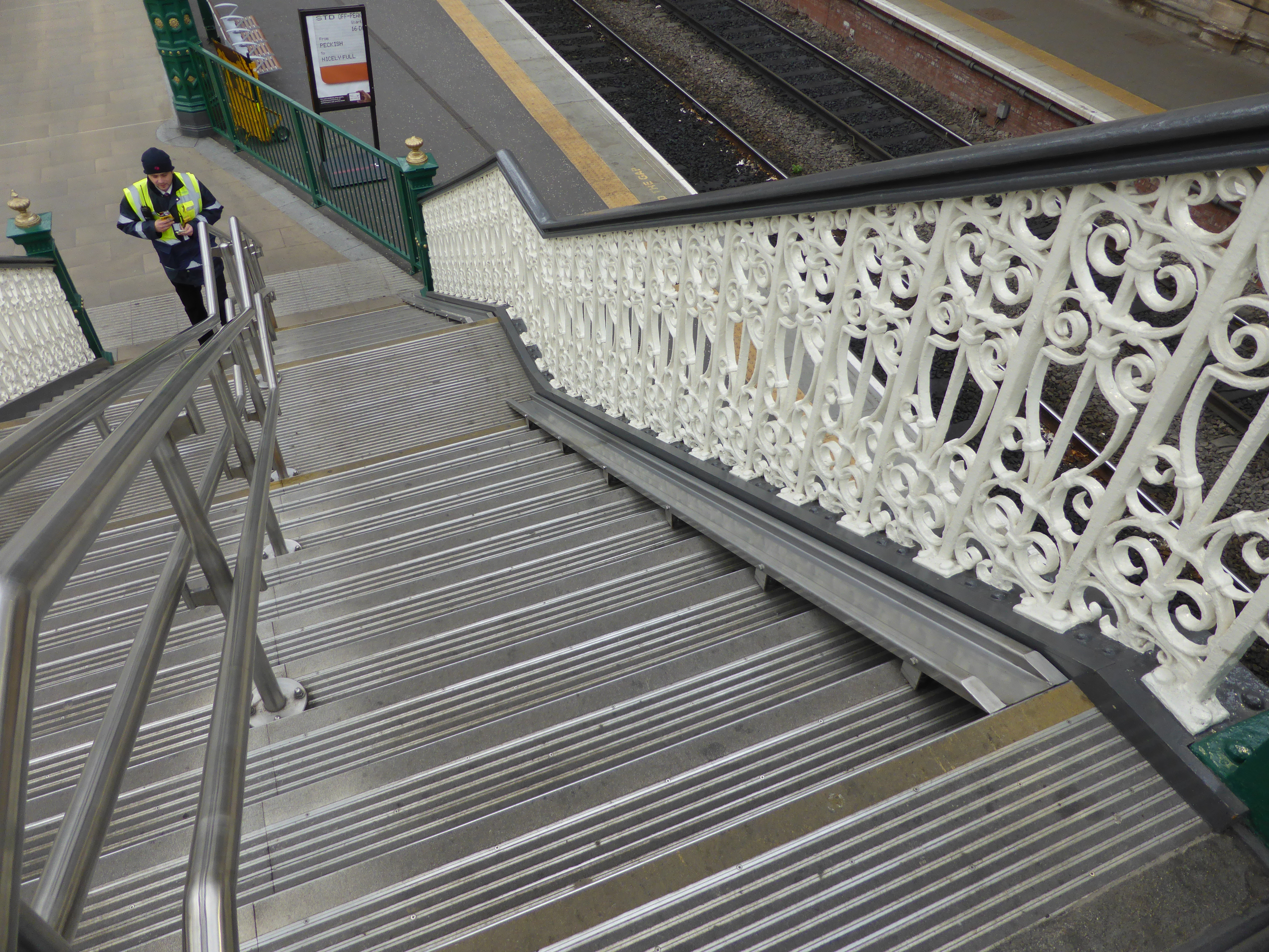 Falco Steams Ahead at Edinburgh Waverley Railway Station!
