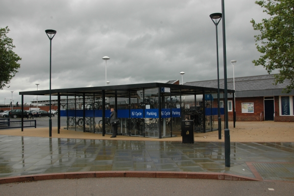 Derby Midland gets Falco Bus, Taxi and Cycle Shelters!