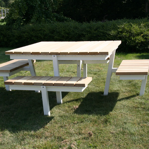 FalcoFare Picnic Table