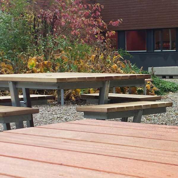 FalcoFare Picnic Table