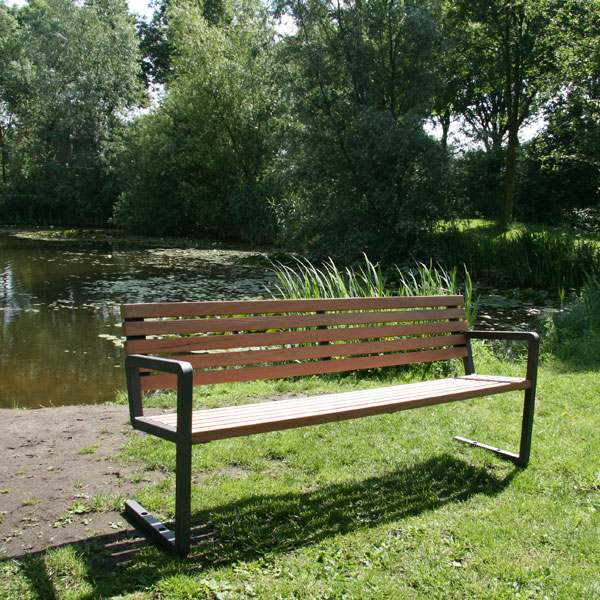 FalcoNine Seat (hardwood)